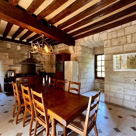 Donjon De - 6 Adultes 3 Enfants - Monument Historique بيت للعطل *