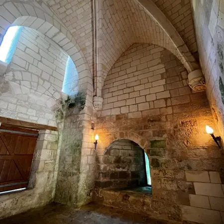 Donjon De - 6 Adultes 3 Enfants - Monument Historique