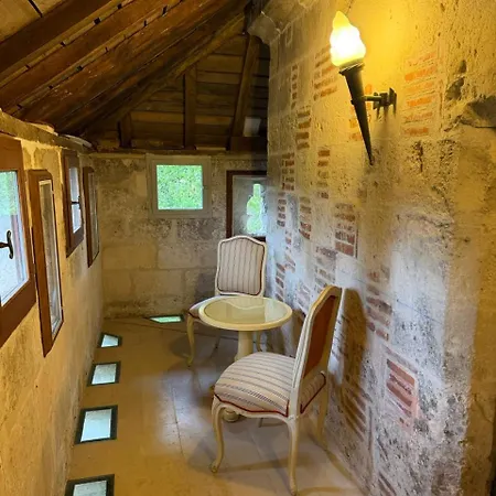 Donjon De - 7 Adultes 3 Enfants - Monument Historique Дом отдыха